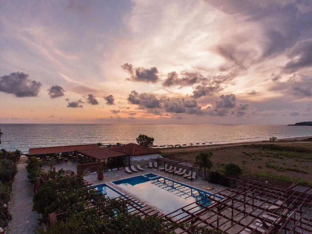 Poseidon Beach Hotel Kastrosikia Bagian luar foto