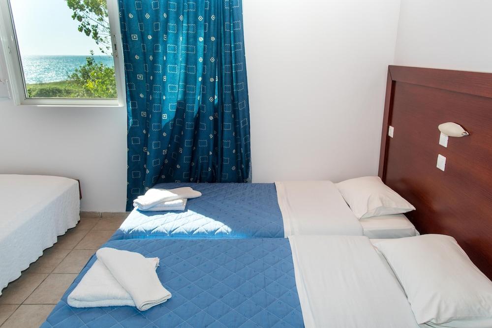 Poseidon Beach Hotel Kastrosikia Bagian luar foto