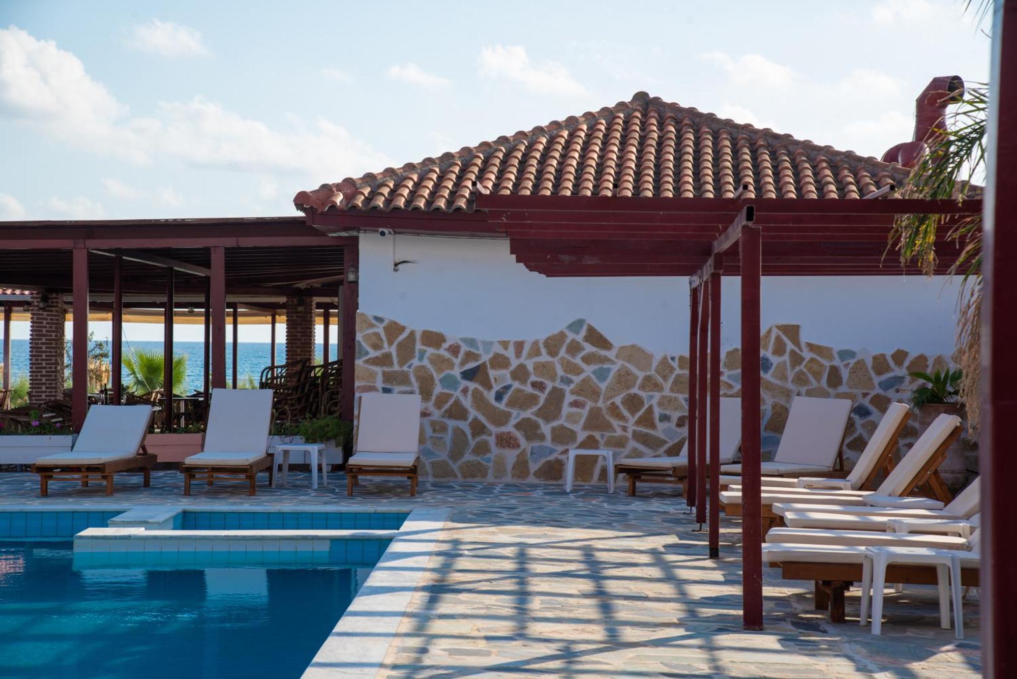Poseidon Beach Hotel Kastrosikia Bagian luar foto