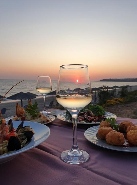 Poseidon Beach Hotel Kastrosikia Bagian luar foto