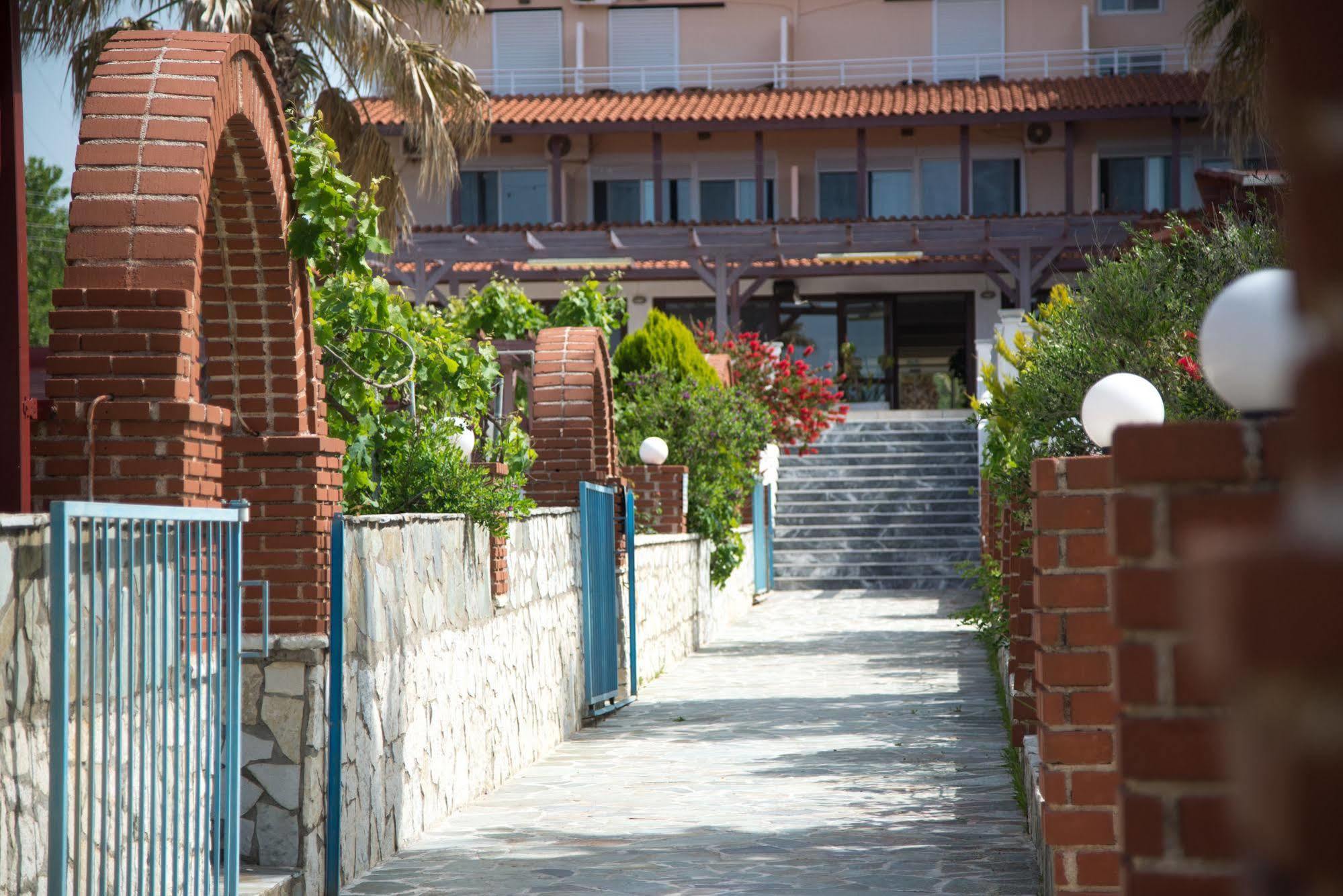 Poseidon Beach Hotel Kastrosikia Bagian luar foto